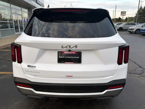 Used 2026 Kia Sorento S w/ S Panoramic Sunroof Package FWD image 12