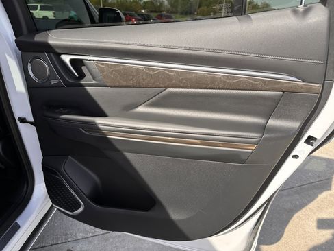 Certified 2025 Buick Enclave Avenir w/ Super Cruise Package image 42