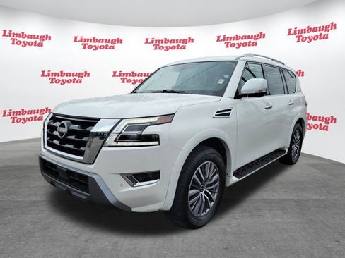 Used 2024 Nissan Armada SL w/ Captain's Chairs Package image 30