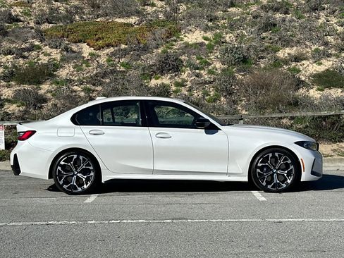 Used 2025 BMW 330i Sedan w/ M Sport Package image 6