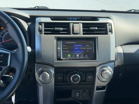 Used 2016 Toyota 4Runner SR5 AWD/4WD image 14