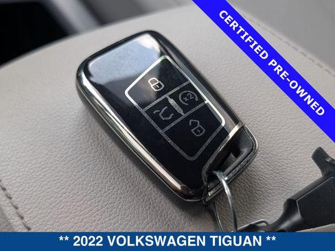 Used 2022 Volkswagen Tiguan SE FWD image 34