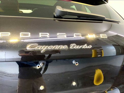 Used 2015 Porsche Cayenne Turbo image 35