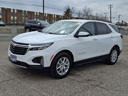 Used 2024 Chevrolet Equinox LT image 3