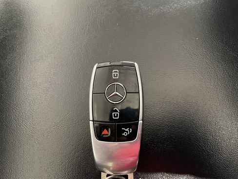 Used 2017 Mercedes-Benz E 300 4MATIC image 23