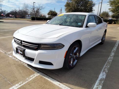 Used 2015 Dodge Charger SE w/ Popular Equipment Group image 1