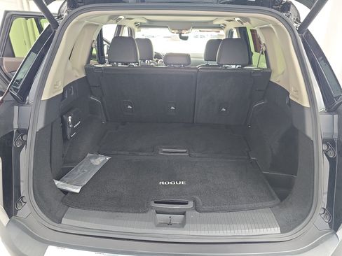 Certified 2023 Nissan Rogue Platinum w/ Platinum Premium Package AWD/4WD image 12
