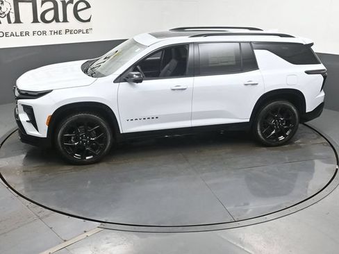 New 2026 Chevrolet Traverse RS w/ LPO, Floor Liner Package FWD image 37