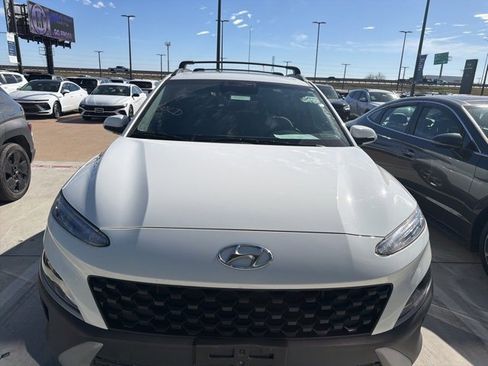Used 2023 Hyundai Kona SEL w/ Convenience Package image 2