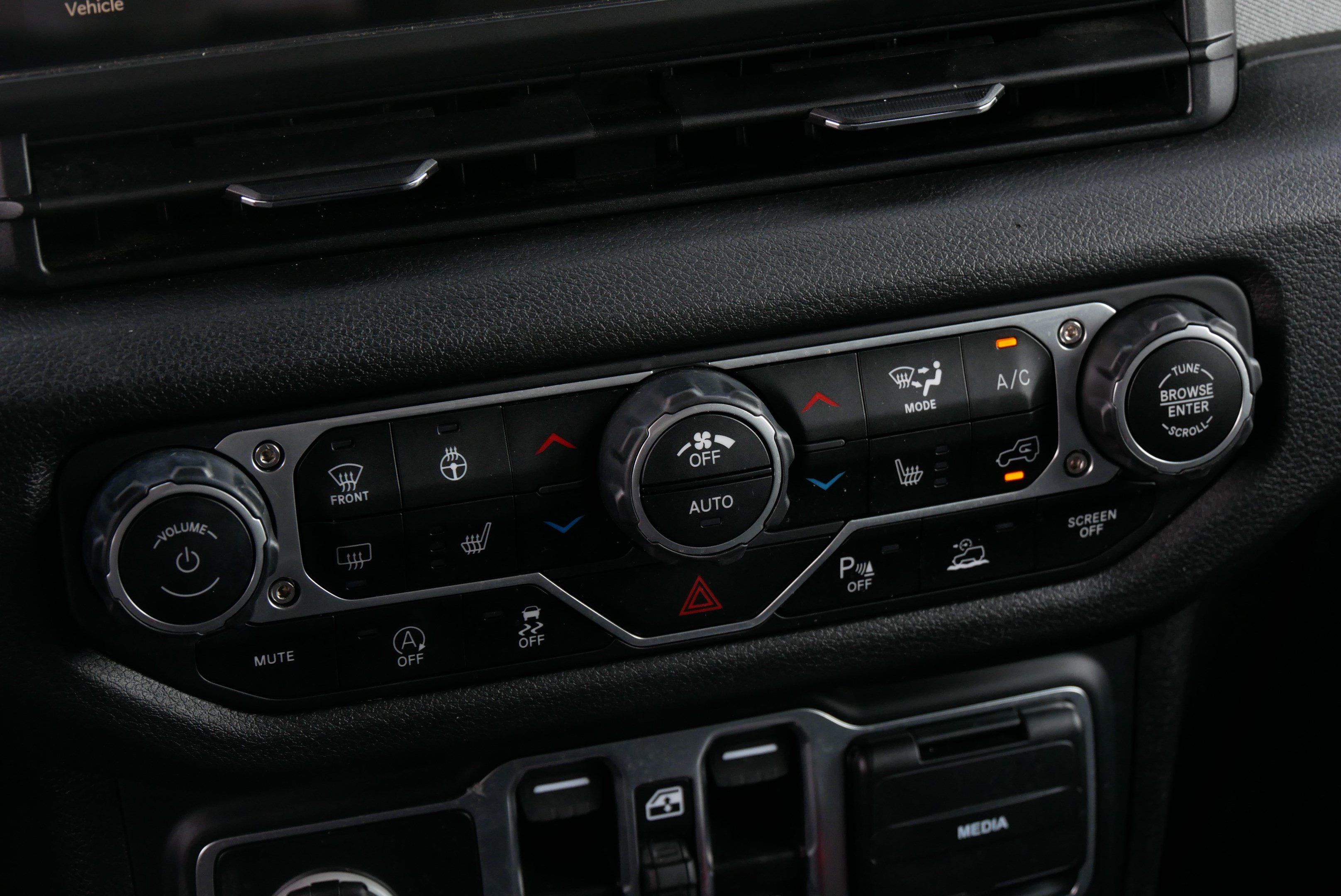 Used 2024 Jeep Wrangler Unlimited Sport AWD/4WD image 19