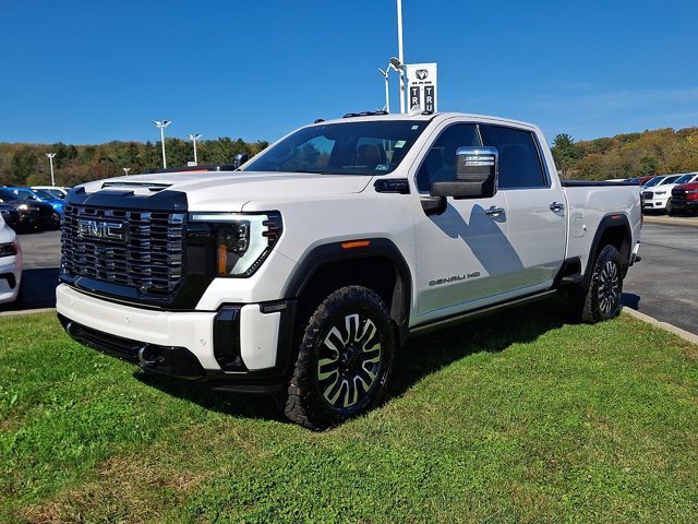 Used 2025 GMC Sierra 3500 Denali Ultimate AWD/4WD image 3