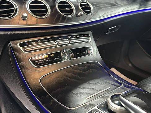 Used 2020 Mercedes-Benz E 450 4MATIC Sedan image 25