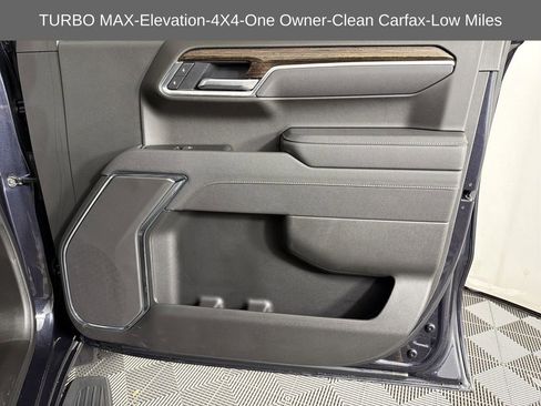 Used 2025 GMC Sierra 1500 Elevation image 12