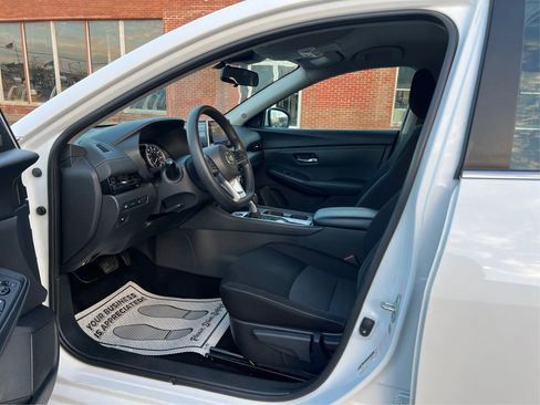 Used 2023 Nissan Sentra SV image 11