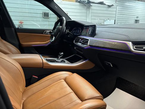 Used 2022 BMW X5 xDrive40i w/ Luxury Seating Package AWD/4WD image 26