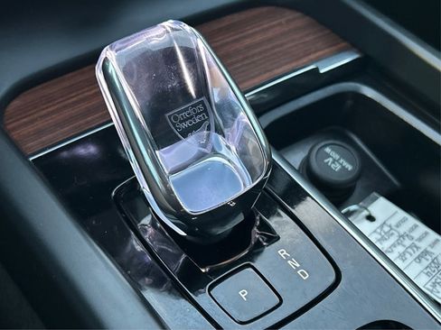 Used 2024 Volvo XC60 T8 Ultimate w/ Protection Package Premier image 37