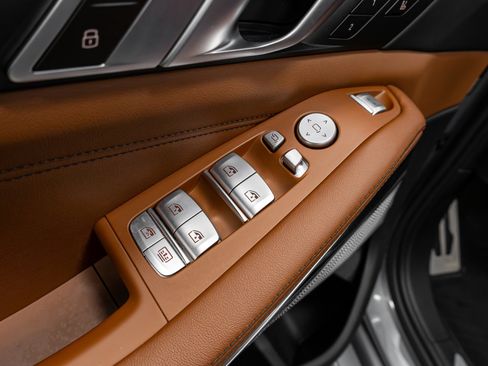 Used 2024 BMW X7 M60i w/ Executive Package image 53