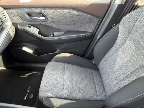 Used 2023 Nissan Rogue SV AWD/4WD image 12