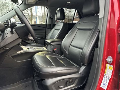 Used 2023 Ford Explorer XLT w/ Equipment Group 202A image 15