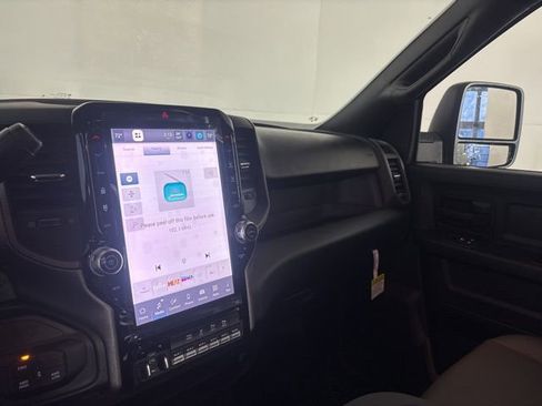 New 2026 RAM 2500 Tradesman AWD/4WD image 17