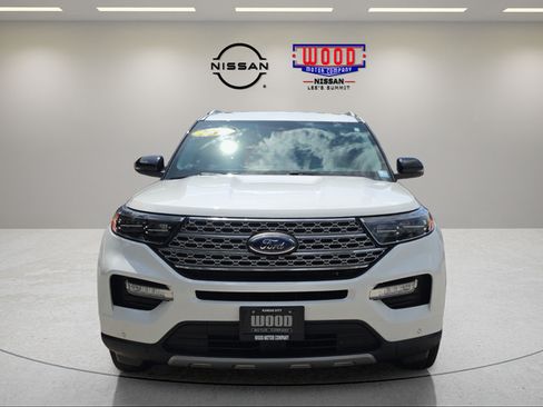 Used 2022 Ford Explorer Limited w/ Equipment Group 301A AWD/4WD image 11