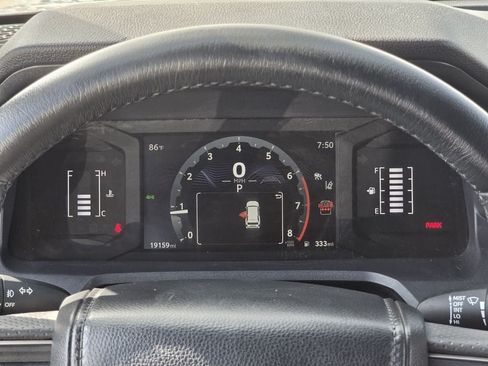 Used 2025 Toyota 4Runner SR5 AWD/4WD image 15