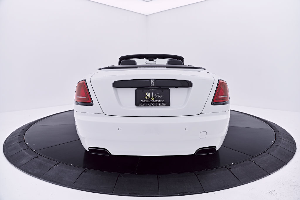 Used 2020 Rolls-Royce Dawn RWD image 23
