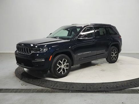 Used 2023 Jeep Grand Cherokee Limited AWD/4WD image 3