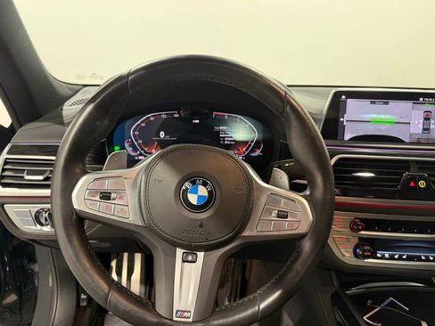 Used 2022 BMW 750i xDrive 750i xDrive w/ Luxury Rear Seating Package image 12