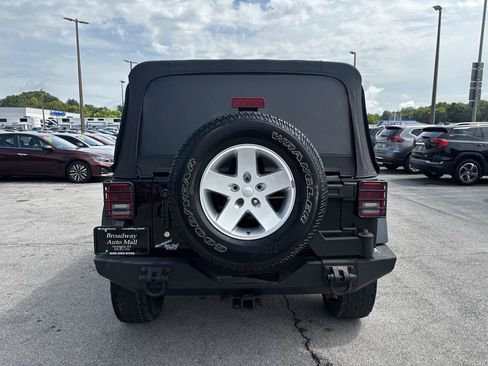 Used 2014 Jeep Wrangler Unlimited Sport w/ Quick Order Package 24S AWD/4WD image 4
