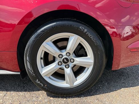 Used 2017 Ford Mustang Coupe RWD image 28