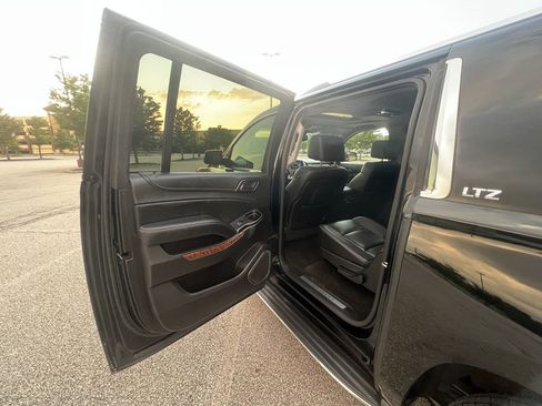 Used 2015 Chevrolet Suburban LTZ AWD/4WD image 15