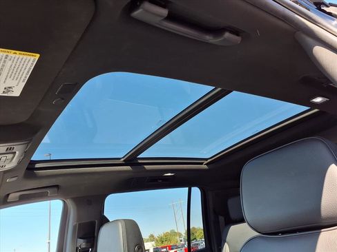 Used 2022 GMC Yukon XL Denali w/ Denali Premium Package image 29