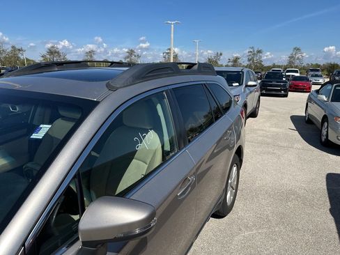 Used 2019 Subaru Outback 2.5i Premium image 19