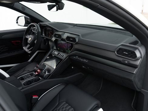 Used 2024 Lamborghini Urus Performante image 15