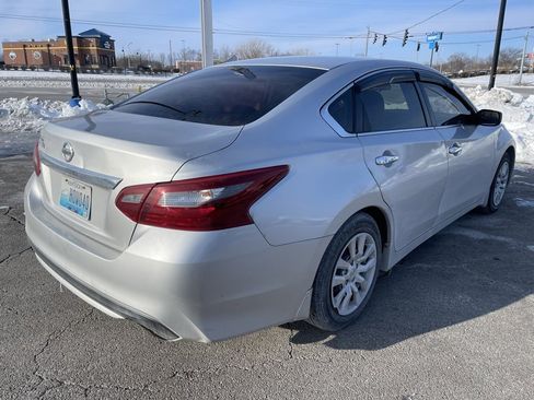 Used 2018 Nissan Altima 2.5 S w/ S Convenience Package image 3