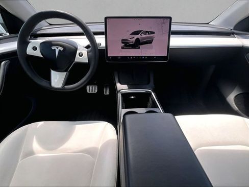 Used 2023 Tesla Model Y Performance AWD/4WD image 16