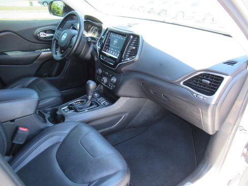 Used 2020 Jeep Cherokee Limited AWD/4WD image 11