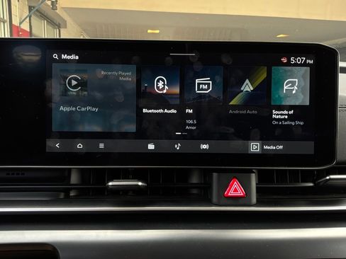 Used 2026 Kia Carnival FWD image 35