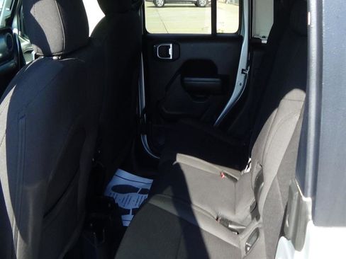 Certified 2023 Jeep Gladiator Sport image 11