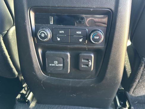 Used 2024 Buick Enclave Premium image 29