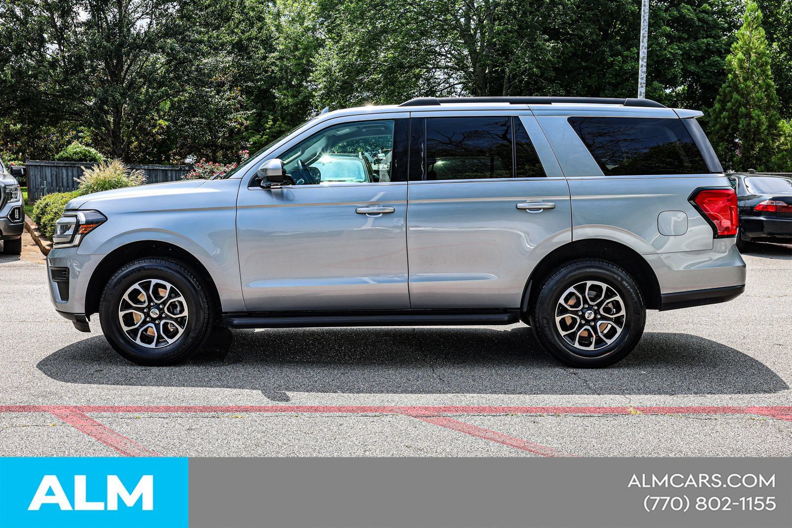 Used 2024 Ford Expedition XLT RWD image 9