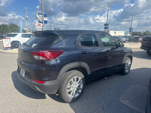 Used 2021 Chevrolet TrailBlazer LS FWD image 4