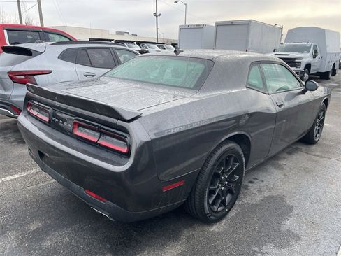 Used 2017 Dodge Challenger GT w/ Driver Convenience Group image 8