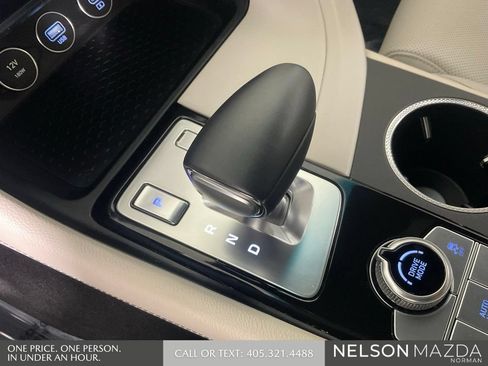 Used 2025 Genesis G70 2.5T RWD image 38