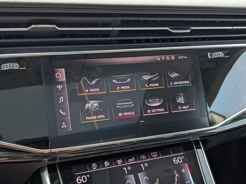 Used 2019 Audi Q8 Premium Plus w/ Premium Plus AWD/4WD image 30