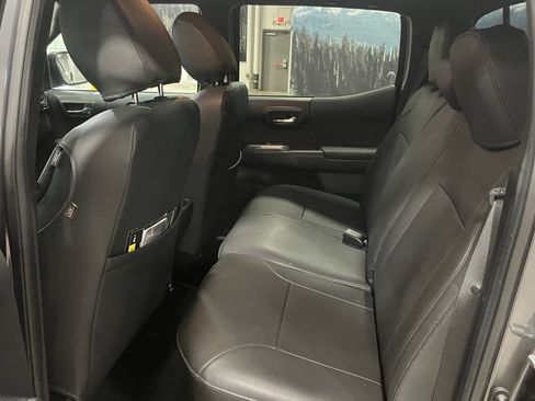 Used 2023 Toyota Tacoma TRD Off-Road image 14