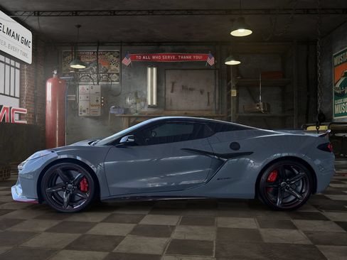 Used 2024 Chevrolet Corvette E-Ray AWD/4WD image 8