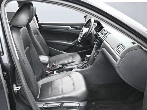 Used 2018 Volkswagen Passat 2.0T S image 31
