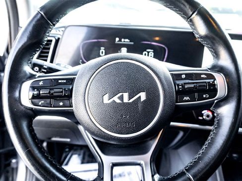 Used 2023 Kia Sportage EX image 17